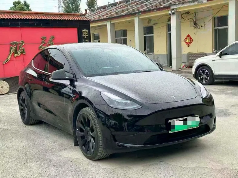 特斯拉MODEL 正面外观三