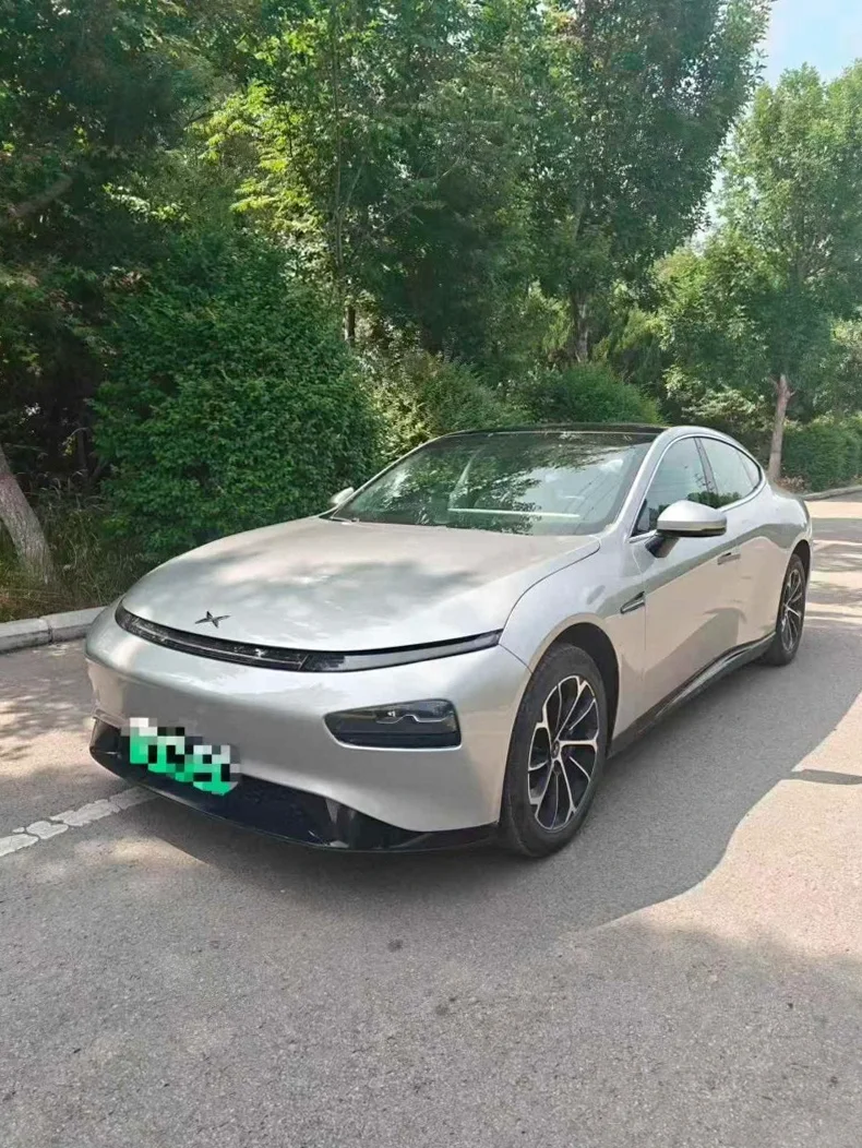 小鹏汽车p7 正面外观二