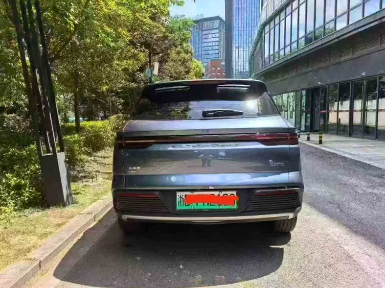 比亚迪宋 驾驶室