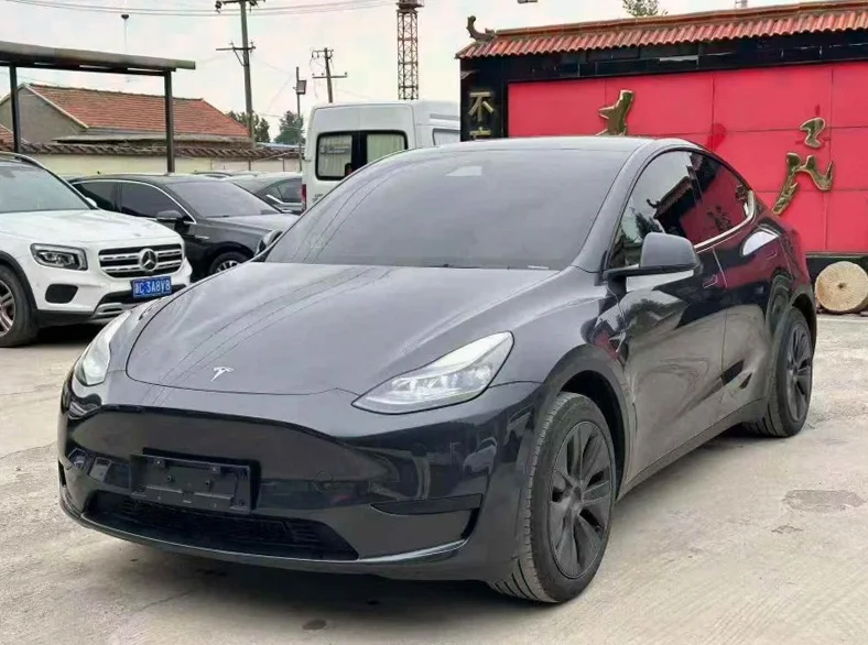 特斯拉MODEL 正面外观二