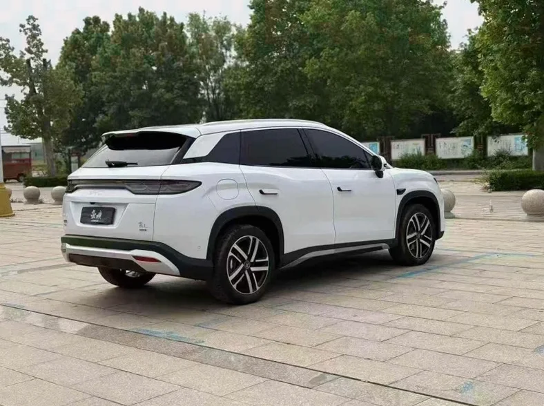 比亚迪宋 内饰前排