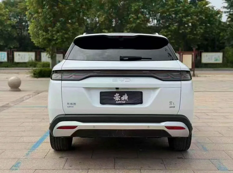 比亚迪宋 驾驶室