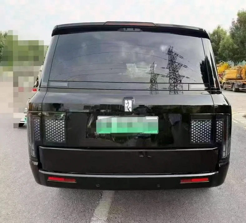 比亚迪仰望U8 后面外观二
