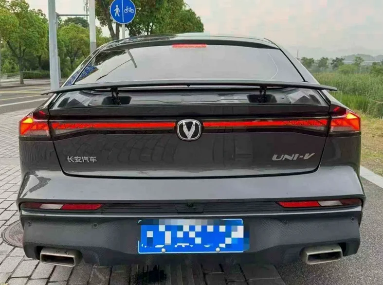 长安汽车UNI 后面外观三