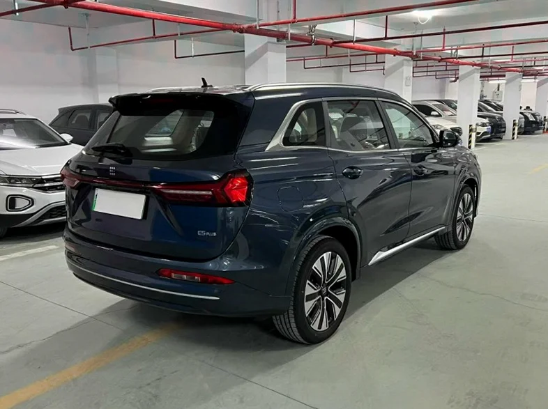 东风蓝电E5 后面外观一