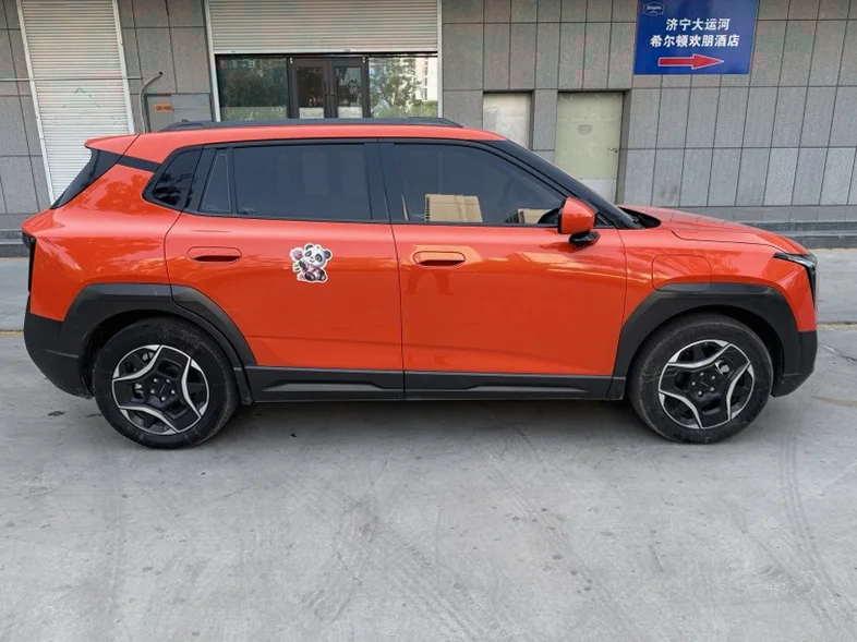 东风纳米 内饰后排