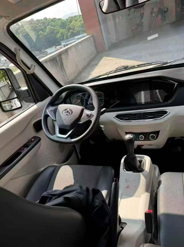 长安汽车跨越 后面外观一
