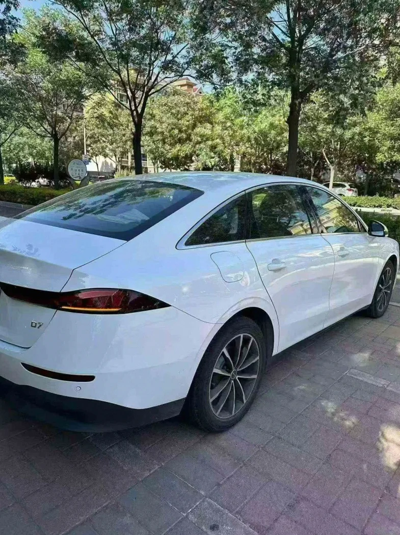 荣威D7 后面外观三