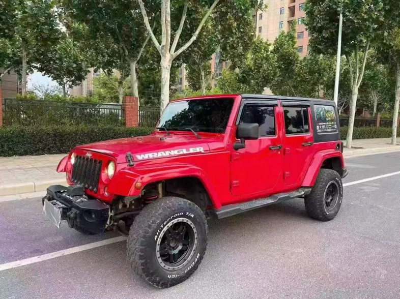 Jeep牧马人 正面外观三