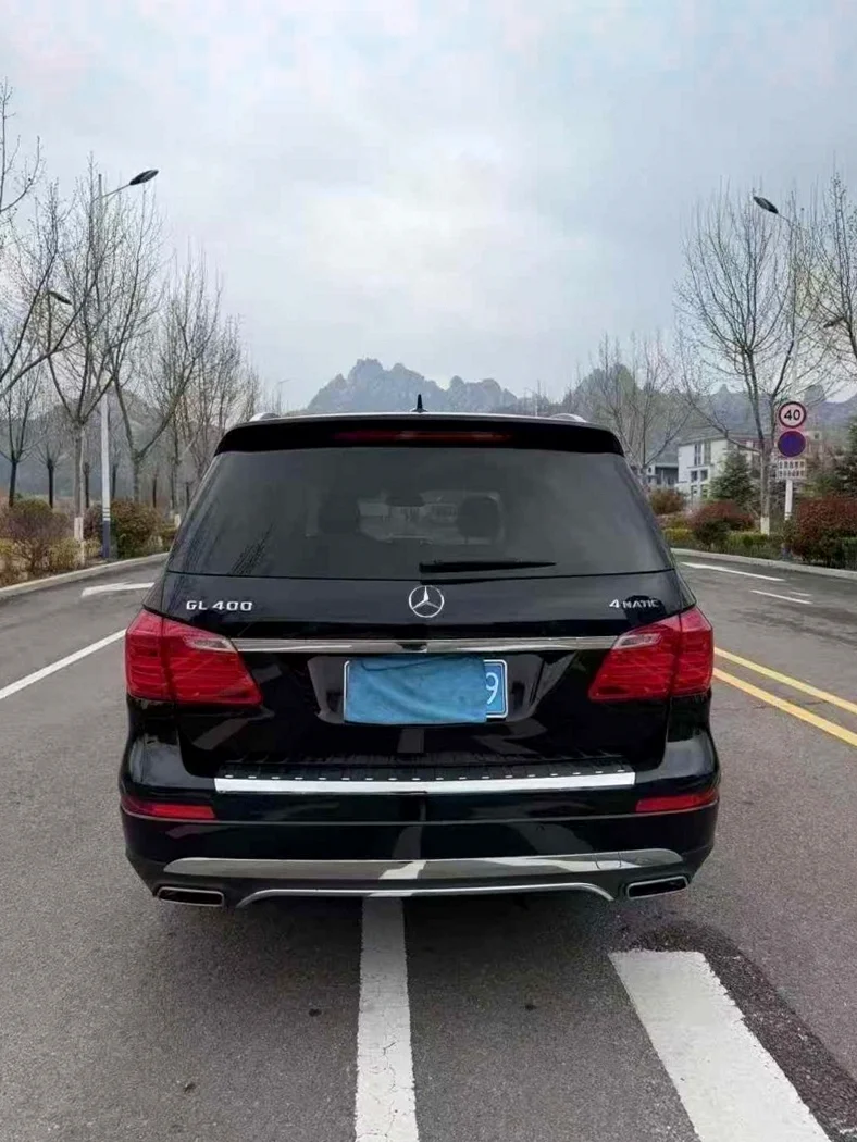 奔驰GL 驾驶室