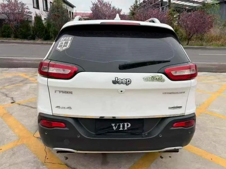 Jeep自由光 内饰前排