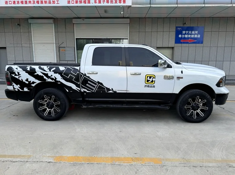 道奇公羊 后面外观一