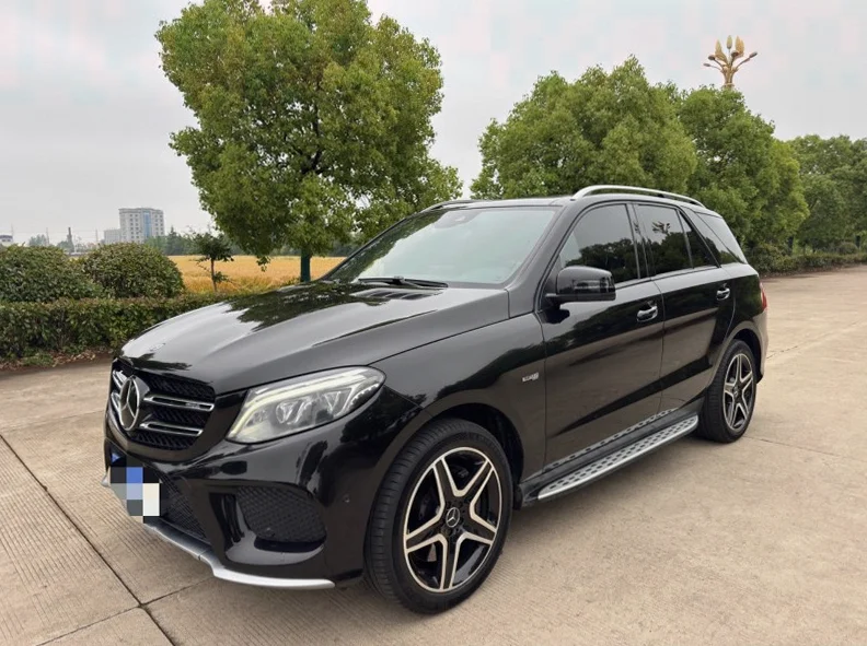 奔驰AMG 正面外观二