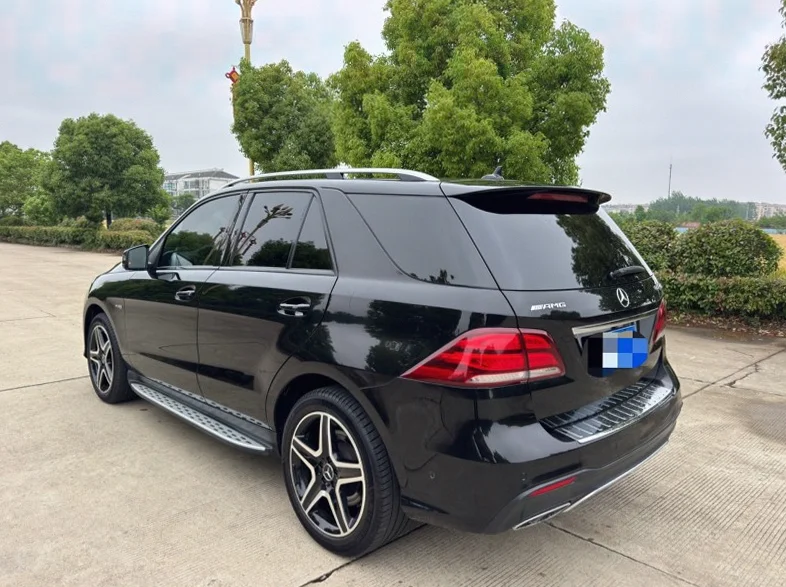 奔驰AMG 后面外观二