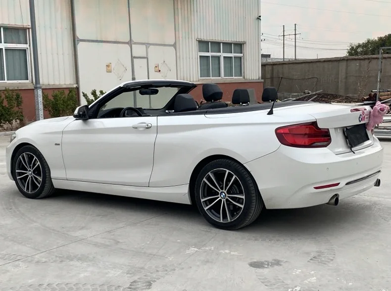 宝马2系 后面外观一