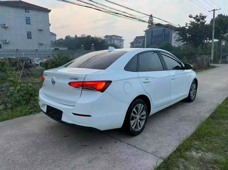 别克英朗 内饰后排