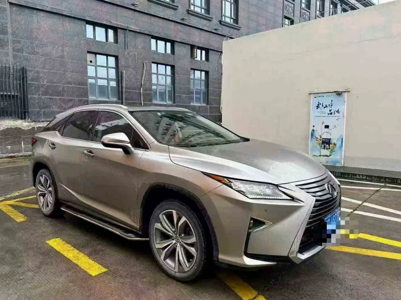 雷克萨斯RX 后面外观一