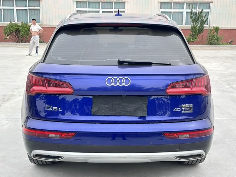奥迪Q5 后面外观三