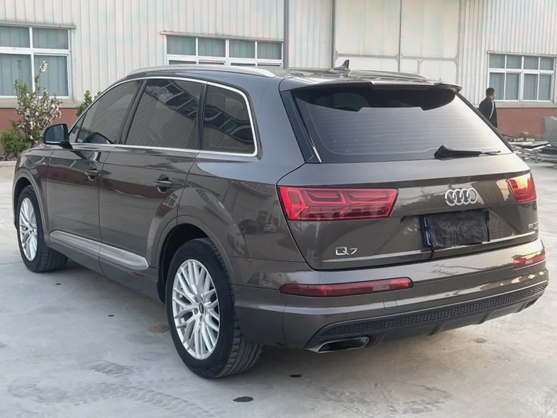 奥迪Q7 后面外观二
