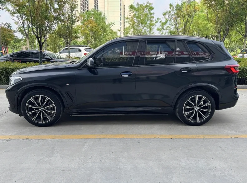 宝马X5 后面外观二