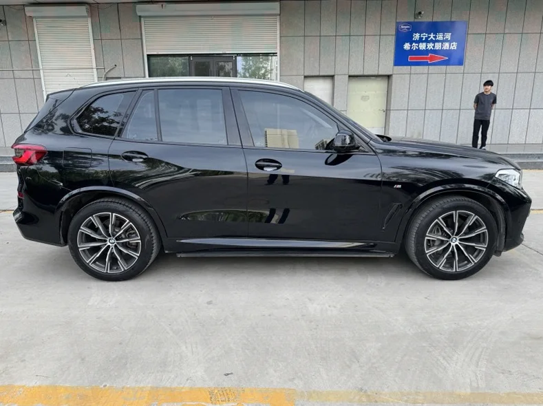 宝马X5 后面外观一