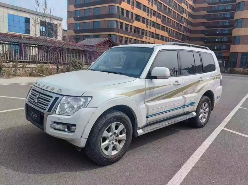 三菱帕杰罗 正面外观二