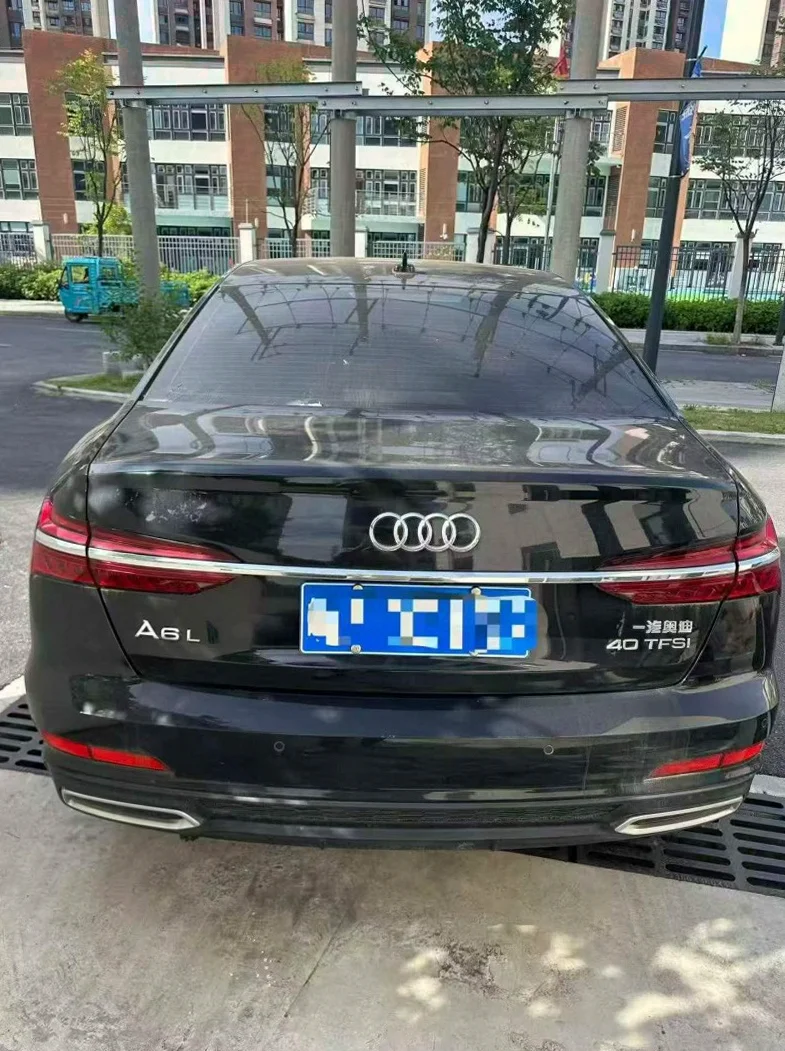 奥迪A6L 内饰前排