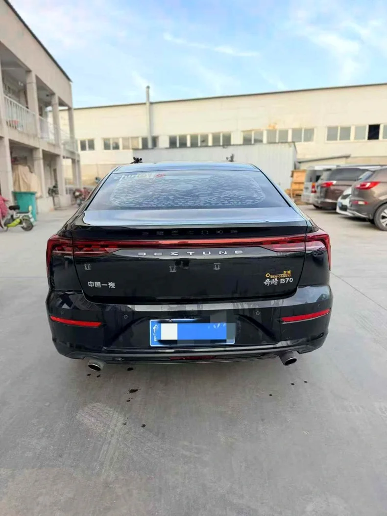 奔腾B70 驾驶室