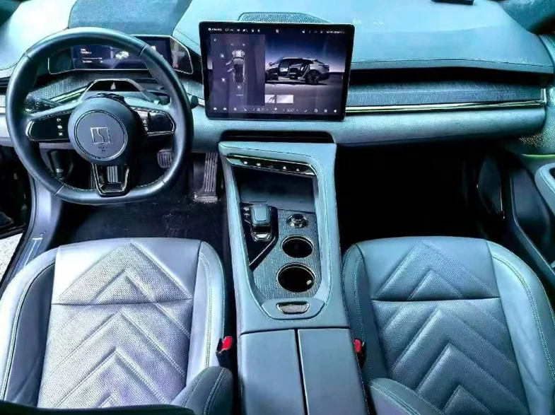 极氪汽车001 后面外观三