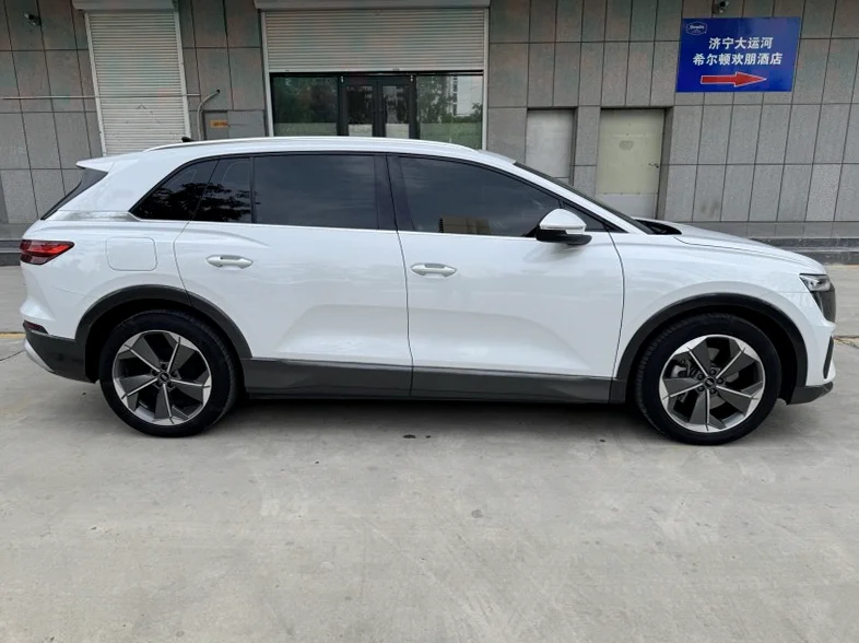 奥迪Q5 后面外观一