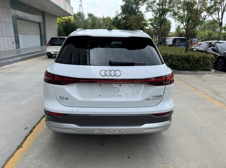 奥迪Q5 驾驶室