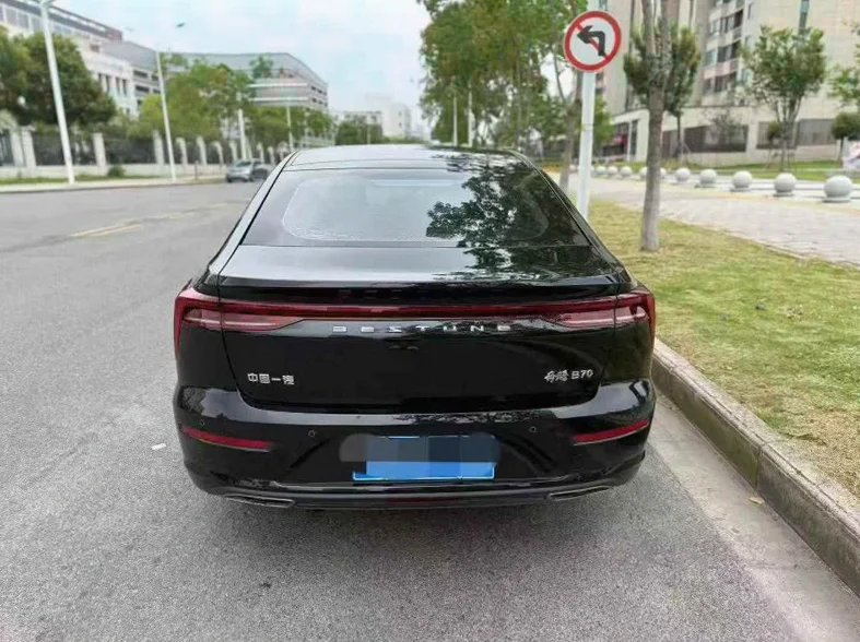 奔腾B70 驾驶室