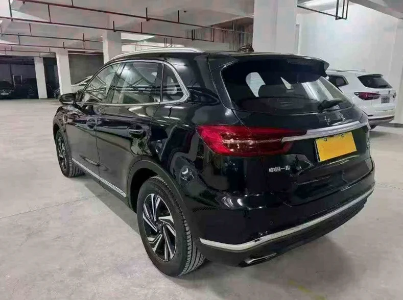 红旗HS5 后面外观一