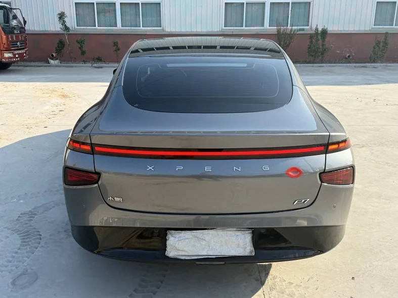 小鹏汽车p7 后面外观三