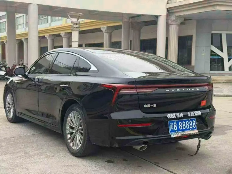 奔腾B70 驾驶室
