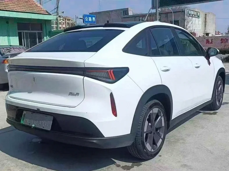 吉利睿蓝 内饰后排