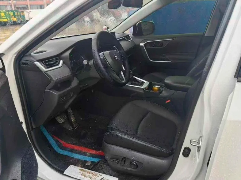 丰田RAV4荣放 后面外观一