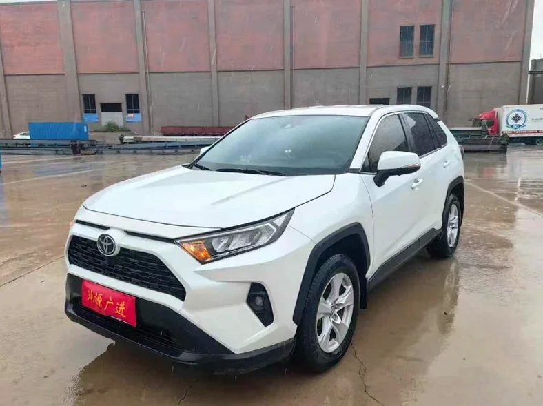 丰田RAV4荣放 正面外观三