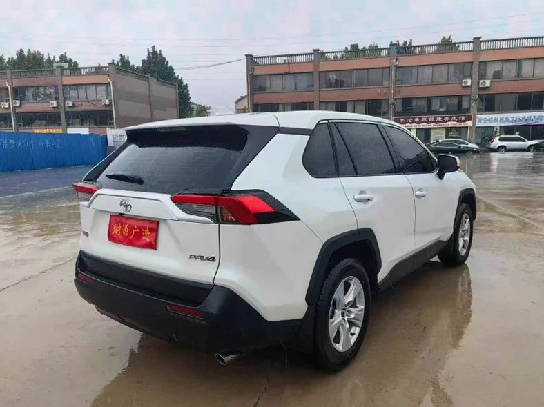 丰田RAV4荣放 内饰前排