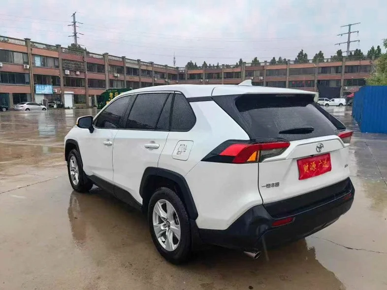 丰田RAV4荣放 内饰后排