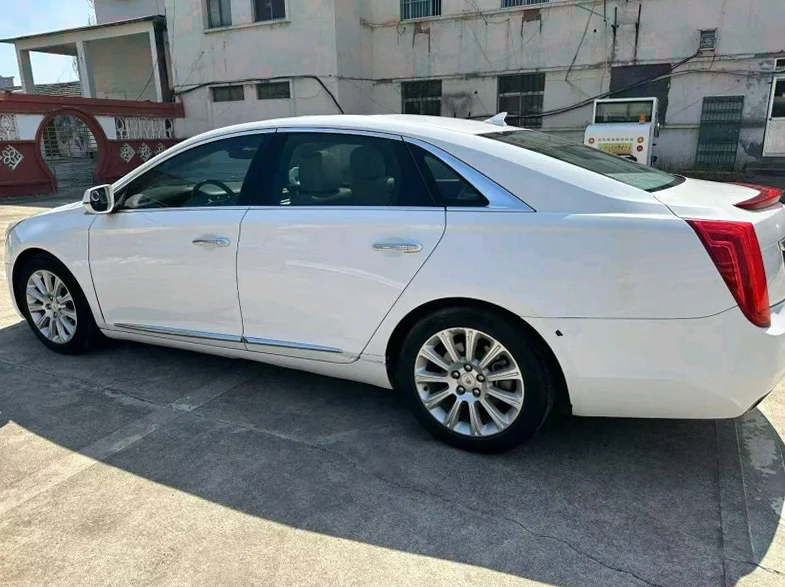 凯迪拉克XTS 内饰后排