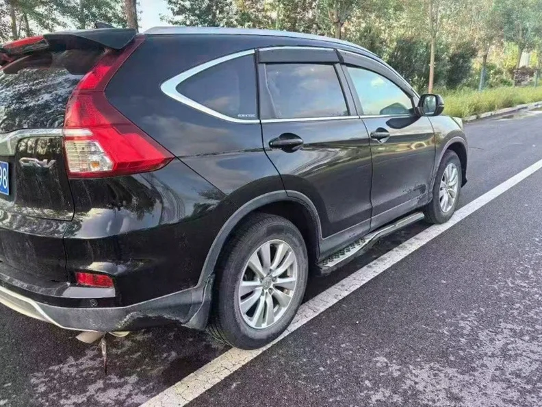 本田CRV 后面外观一