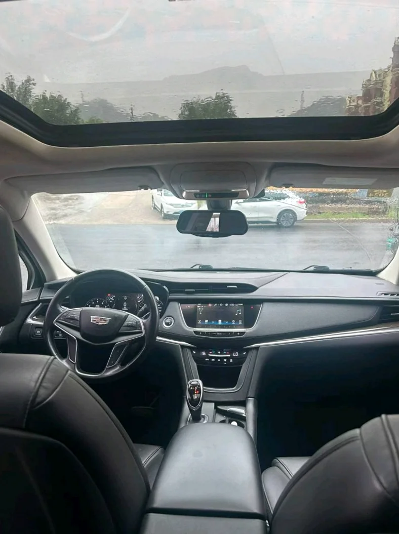 凯迪拉克XT5 后面外观二