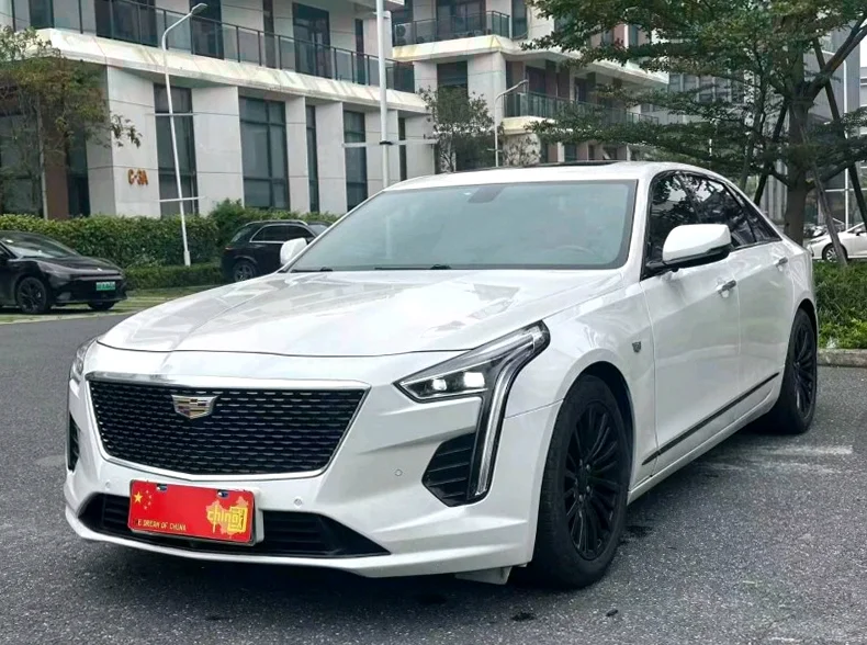 凯迪拉克CT6 正面外观二