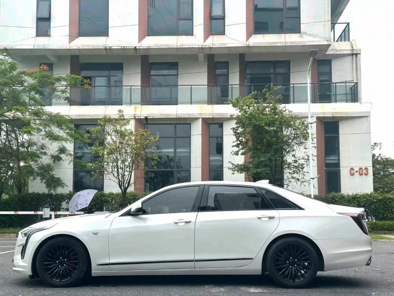 凯迪拉克CT6 后面外观三