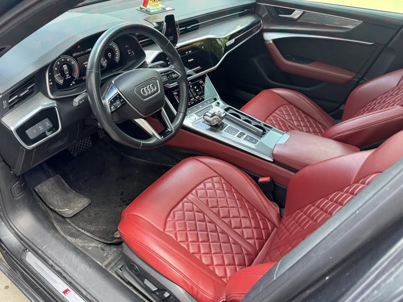奥迪A6L 驾驶室