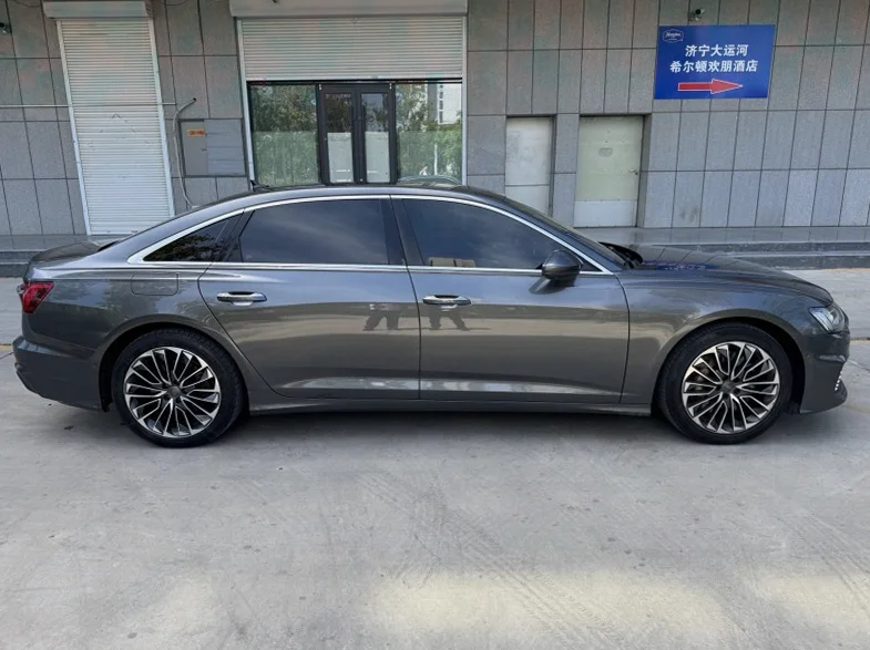 奥迪A6L 后面外观一