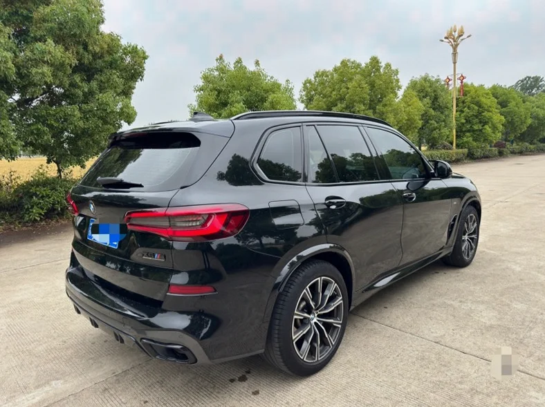 宝马X5 后面外观二