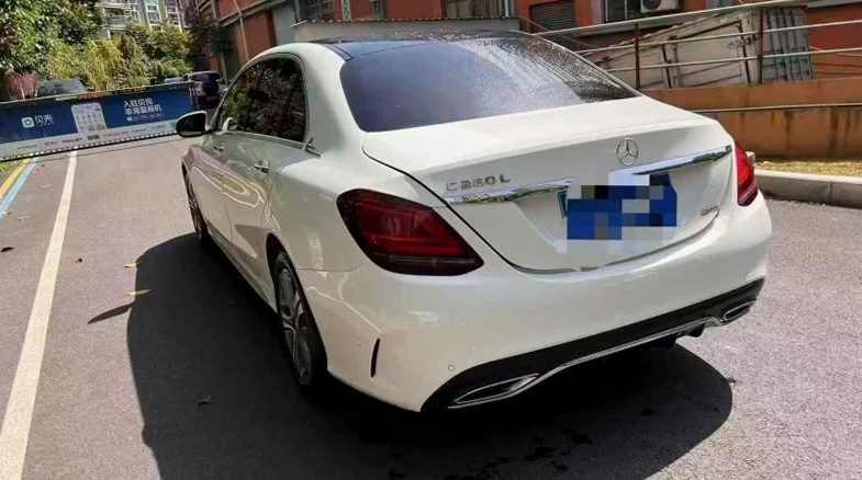 奔驰C 内饰后排