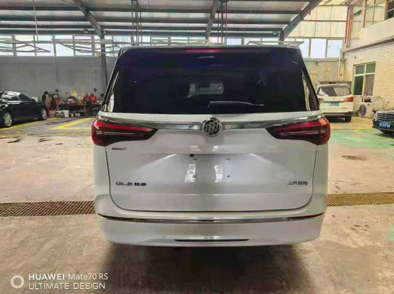 别克GL8 后面外观二